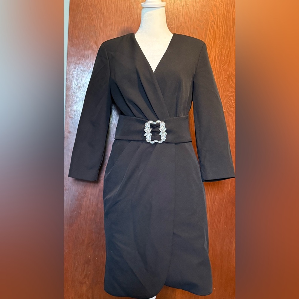 Noix Elegant Black Dress with Embellished Belt Size 38